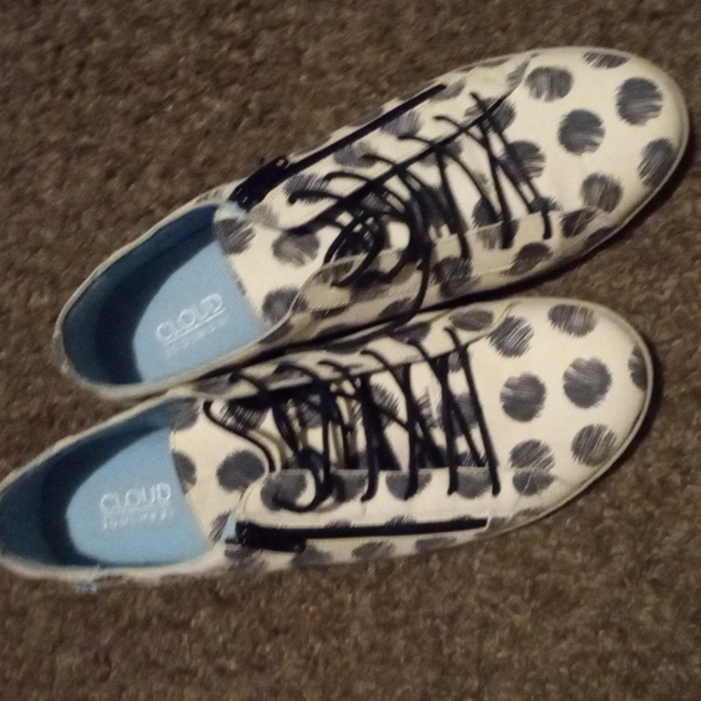 CLOUD Sneakers